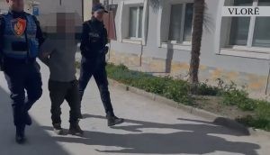 Vlorë/ Vidhnin bashkë me djalin e tij e mitur, arrestohet 52-vjeçari