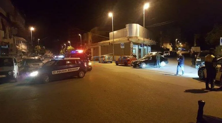 Tiranë / Plagosje me thikë në zonën e “Komunës së Parisit”