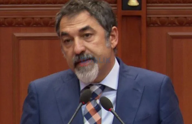 Çuçi i del në mbrojtje kryebashkiakut të Kuçovës, sulmon opozitën