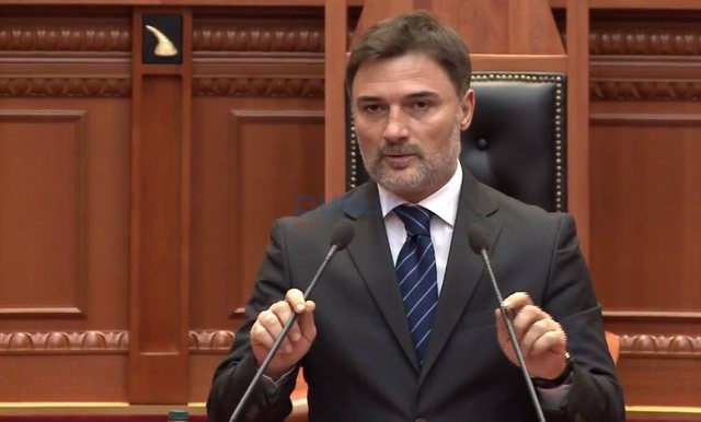 Alibeaj thirje kryeministrit: Të vijë të flasë për atë që di