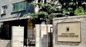 Prokuroria kërkon sekuestrimin e pasurive të një personi me precedente në Tiranë