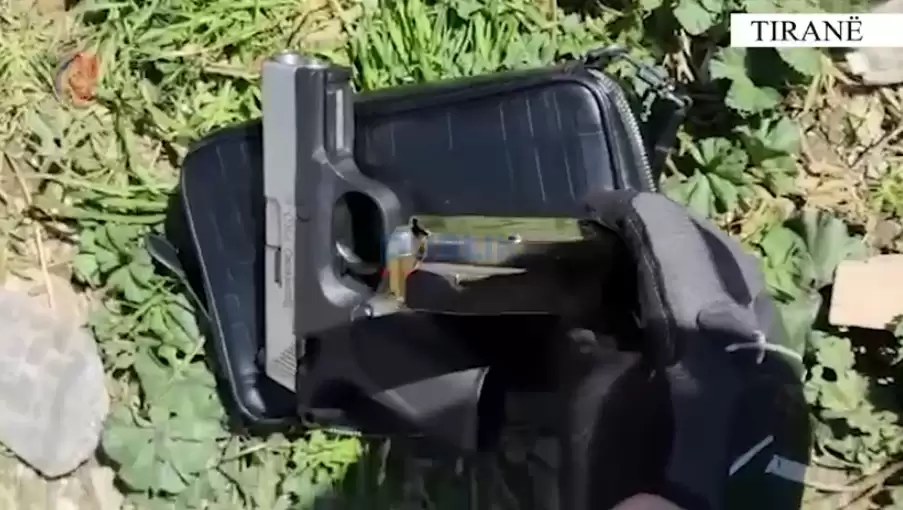 Arrestohen 4 persona në rrugën e Ndroqit me armë në makinë