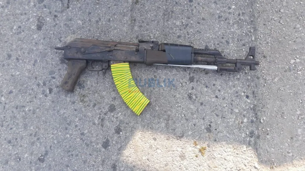 Fier/ 20-vjeçari  kapet me armë zjarri automatik