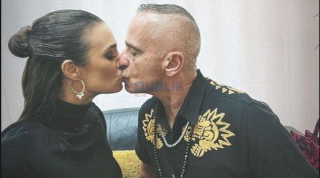Këngëtari Ramazzotti bën një dedikim social duke postuar një foto puthjeje ramancës së re
