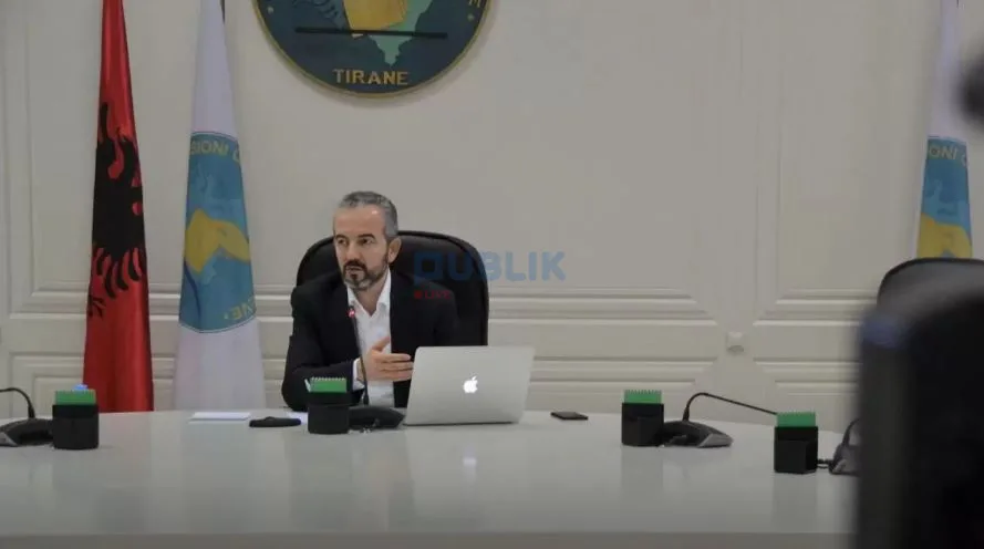 PD çon emrat në KQZ 5 minuta para mesnatës