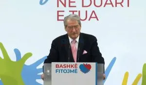 Berisha nga Berati: Rama thotë “nuk vjedh se jam i gjatë”, por plaçkit duke firmosur