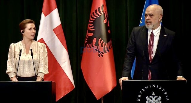 Rama batuta me kryeministren e Danimarkës