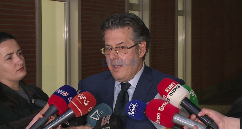 Edi Paloka: “Kryetari i partisë” në letrat që kanë dorëzuar…