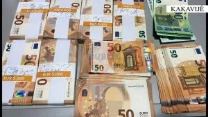 Policia e Kakavijës i sekuestron 45 mijë euro në çantë gjirokastritit