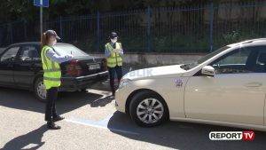 Tani më shumë gjoba parkimi dhe sekuestrim specash / Veliaj më 1 prill do të  rriten pagat e policëve bashkiakë të Tiranës