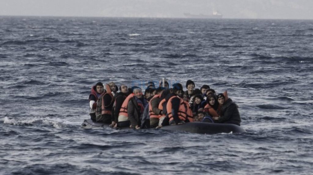 Alarm tjetër  në Itali, anija me 500 emigrantë rrezikon mbytjen