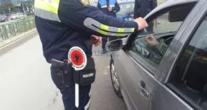 Tjetër rast i ryshfetit ndaj efektivëve në Tiranë, 12 policë të korruptuar gjatë këtij viti.