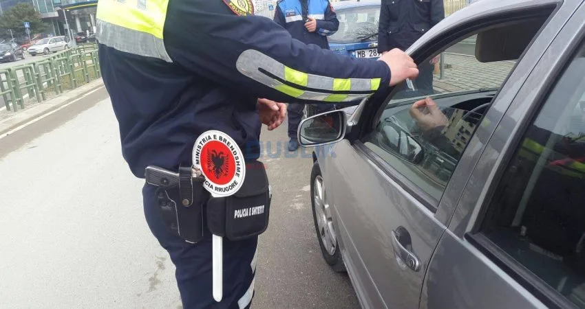 Tjetër rast i ryshfetit ndaj efektivëve në Tiranë, 12 policë të korruptuar gjatë këtij viti.