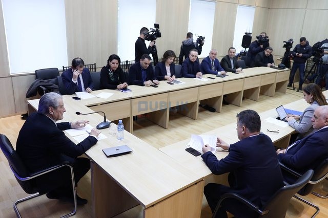 Berisha komenton analizën e “Financial Times”: Po zbërthejnë vjedhjet monstruoze të Ramës
