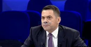 <a href="http://www.panorama.com.al/spak-sekuestron-vilen-e-ish-gruas-se-arben-ahmetajt-ne-palase/">SPAK sekuestron vilën e ish-gruas së tij në Palasë</a>