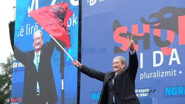 “Nuk bëj asnjë diskutim paraprak për gjykatën”/ Berisha: Në protestë ishim për Ramën, jo për vulën