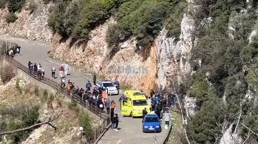 E moshuara bie nga shkëmbi në Kishën e Laçit, ndërron jetë