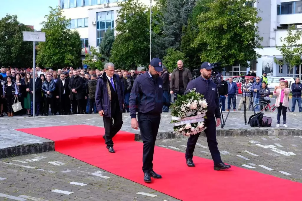 Skodër/ 32 vite nga masakra e 2 prillit, Berisha bashkë me demokratët përkujtojnë 4 dëshmorët