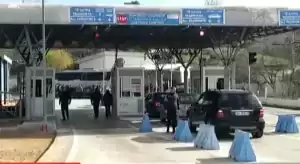 U kap me mbi 15 mijë euro të padeklaruara në doganë, procedohet penalisht 30-vjeçari! I sekuestrohen paratë