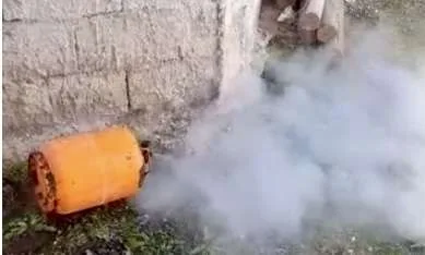 Librazhd, plagoset i moshuari shpërthimi i  bombolës së gazit në  banesë