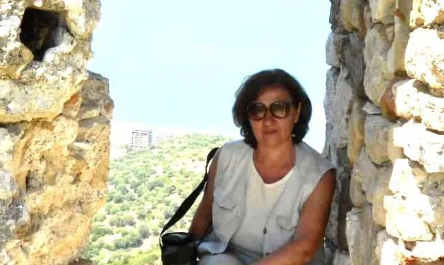 LËMOSHË! SA E VLEFSHME, PO AQ EDHE FYESE…