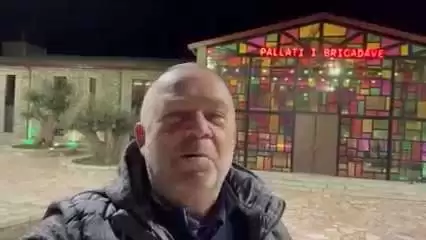 Luca  i propozon Kiarës që të bëjnë dasmën me Luizin surprizë në ‘Fish City’  sapo të dalë nga BBV