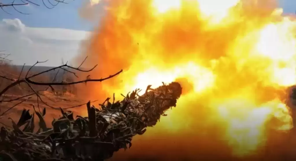 Rusia bombardon qytetet e Ukrainës lindore, sulme ajrore dhe zjarr