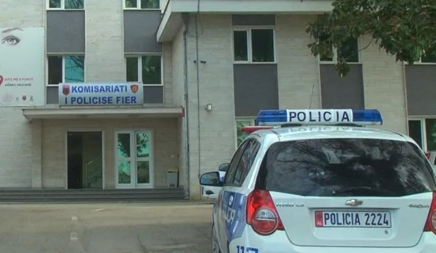 Fier makina përplas për vdekje një person me biçikletë