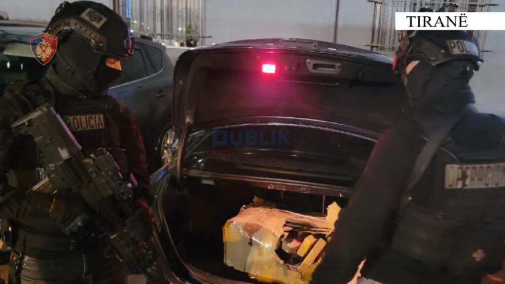 Sekuestrohen mbi 41 kg heroinë në një automjet, pranga të riut në Tiranë