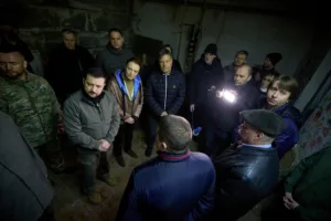 Zelensky nga fshati ku mbaheahin robër banorët: Uroj që Putin të kalojë pjesën tjetër të ditëve të tij në një bodrum!