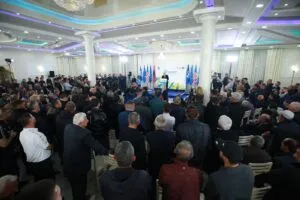 Berisha: Rama ju jep 5 mijë lekë pensionistëve, por ka marrë shumë më shumë me dorën e tij të zezë. Udhëton me charter me dhomë gjumi se lodhet duke vjedhur