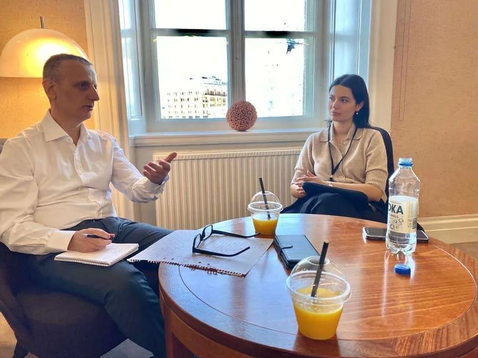 Aida Birinxhiku, deputetja më e re e parlamentit suedez/ Një bisedë jashtë politikës me shqiptaren 23 vjeçare ndër femrat më me ndikim në Suedi