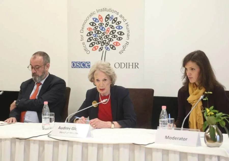 Rama shkel Kodin Zgjedhor/ Glover: Do e vëzhgojmë me shumë kujdes