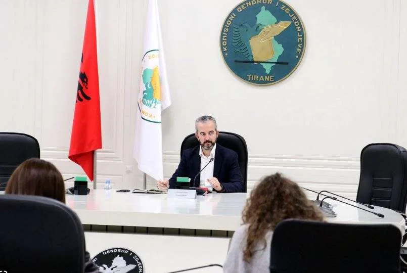 Zgjedhjet/ PD kërkoi vendosjen e emrit të Metës në fletën e votimit,  çfarë ndodh nëse e rrëzon KQZ