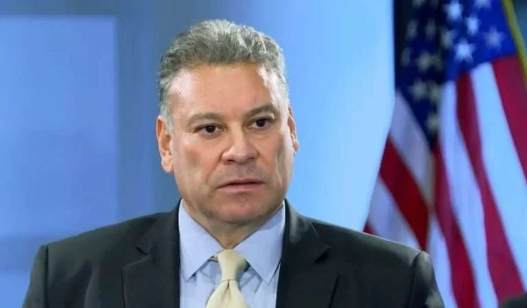 Gabriel Escobar flet për emra të tjerë nongrata: Institucionet shqiptare duhet të hetojnë. Emrat shpallen kur vendosen sanksionet