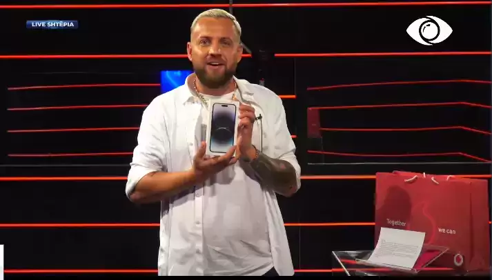 Dita Ndërkombëtare e Tokës”, Vodafone i dhuron Luizit një smarfon