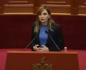 Tabaku mungon përkrah Alibeajt dhe Bardhit në takimin me Escobar