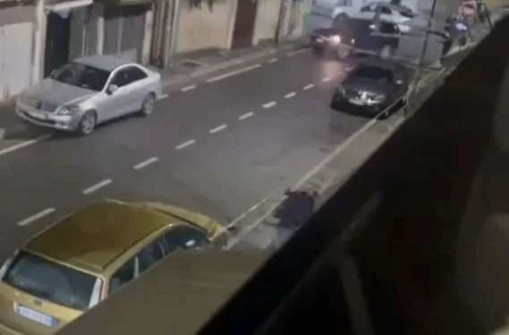 Vrasja me thikë e 20-vjeçarit në Tiranë/ Arrestohet Ensi Maze, në kërkim Axel Hoxhaj
