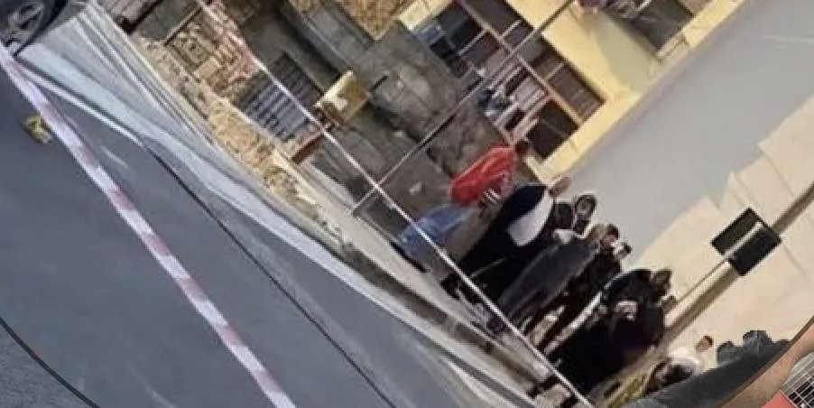 19-vjeçari i zuri vendin e parkimit, dy të rinjtë nga Skrapari e qëlluan me pistoletë