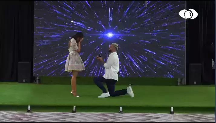 Luizi i propozon Kiarës martesë