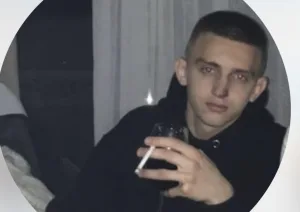 Ky që shikoni në foto, Aldo Hasani i nguli thikën tre adoleshentëve në Shkodër, shkak u bë një vajzë