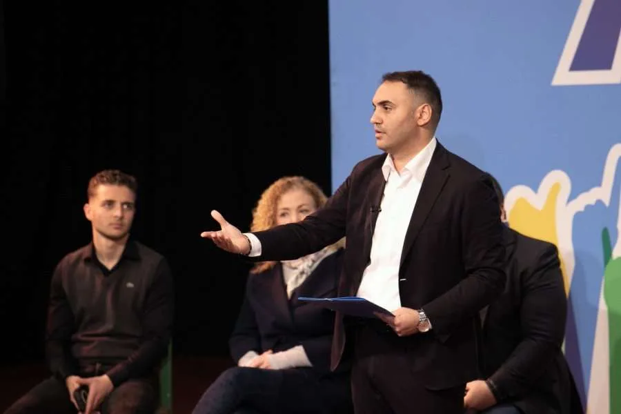 Transport publik falas, premtimi kryesor – Këlliçi shpalos programin