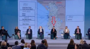 Skandal/ Rama dhe Balluku akoma me hartën ku Kosova është pjesë e Serbisë