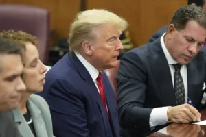 34 akuza, rëndojnë mbi Trump,  nga falsifikimi, te pagesat e parave për dy gra