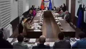 Debate në Komisionin e Ekonomisë për  fondin e partive në zgjedhje. Spaho “përplaset” me Gjylametin