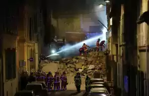 Francë/ Dy ndërtesa shemben papritur, 10 të bllokuar nën rrënoja