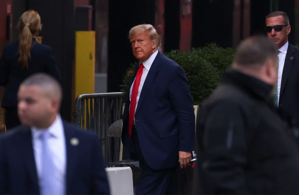 Donald Trump është zyrtarisht i arrestuar! Ish presidenti: Ditë tragjike për Republikën tonë! Qindra mbështetës e presin jashtë gjykatës
