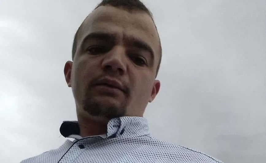 Korçë,  përdhunoi të miturën me probleme mendore, arrestohet kryeplaku i fshatit