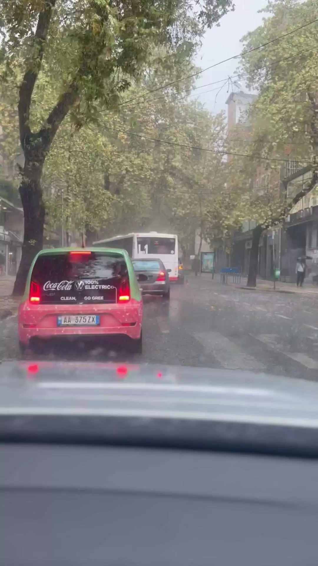 Shiu nxjerr dhe njëherë në shesh mashtrimet e Erion Veliajt, Tirana përmbytet në pak minuta reshje