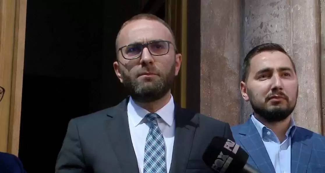 “Gjykata Kushtetuese, pre e mesazheve mafioze të Ramës në Twitter”, Bardhi: Do zhbëjmë çdo alibi!